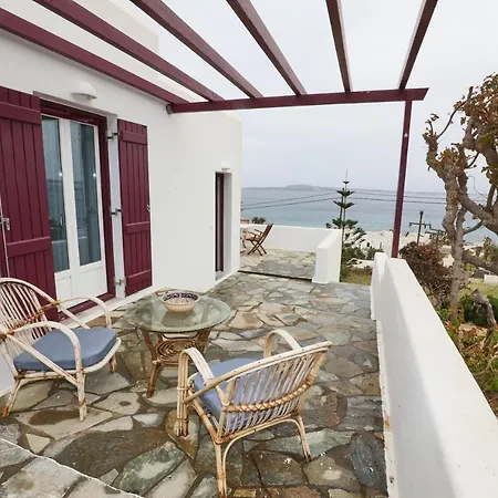 Spacious Seaside Apartment With Sea View דירה *