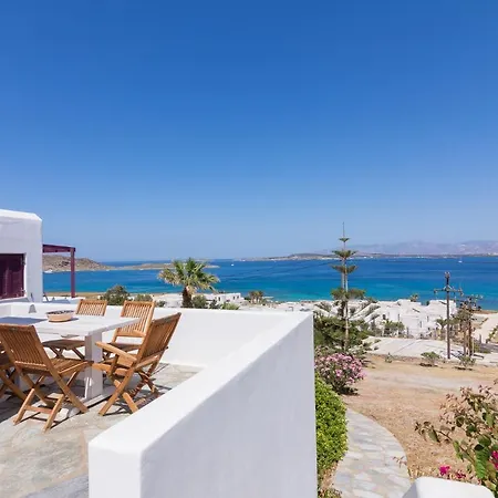 Spacious Seaside Apartment With Sea View *