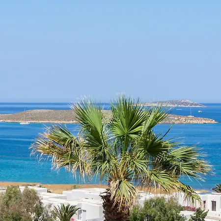 Spacious Seaside Apartment With Sea View דירה *