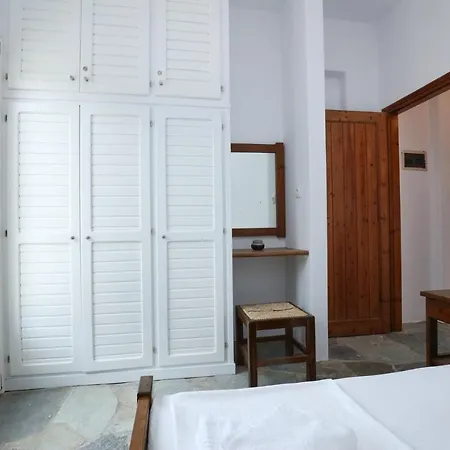 Spacious Seaside Apartment With Sea View Apartmán